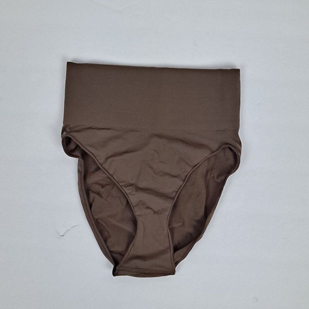 SKIMS Core Control shapewear NWOT